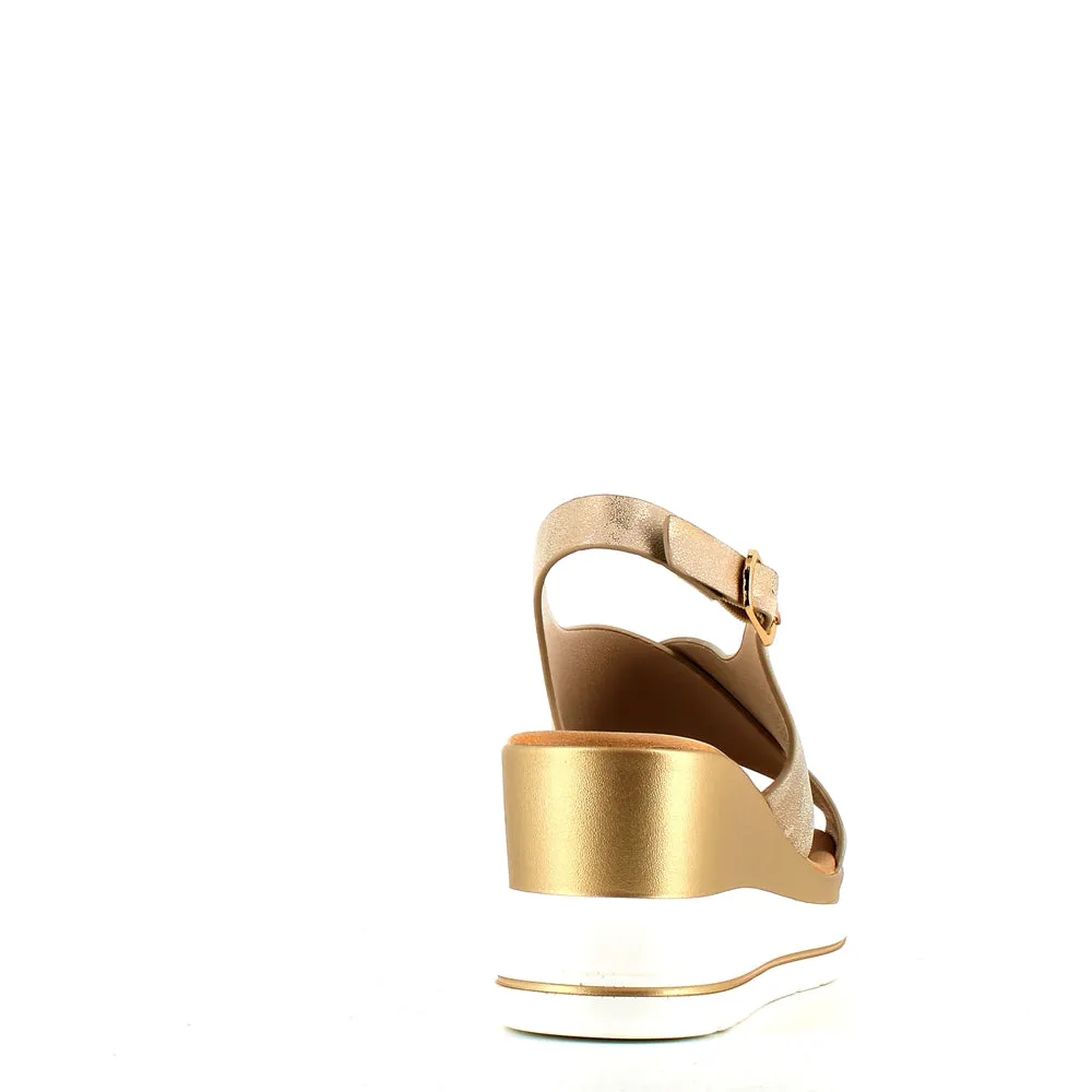 Cinders Edit Criss Wedge Sandal Soft Gold