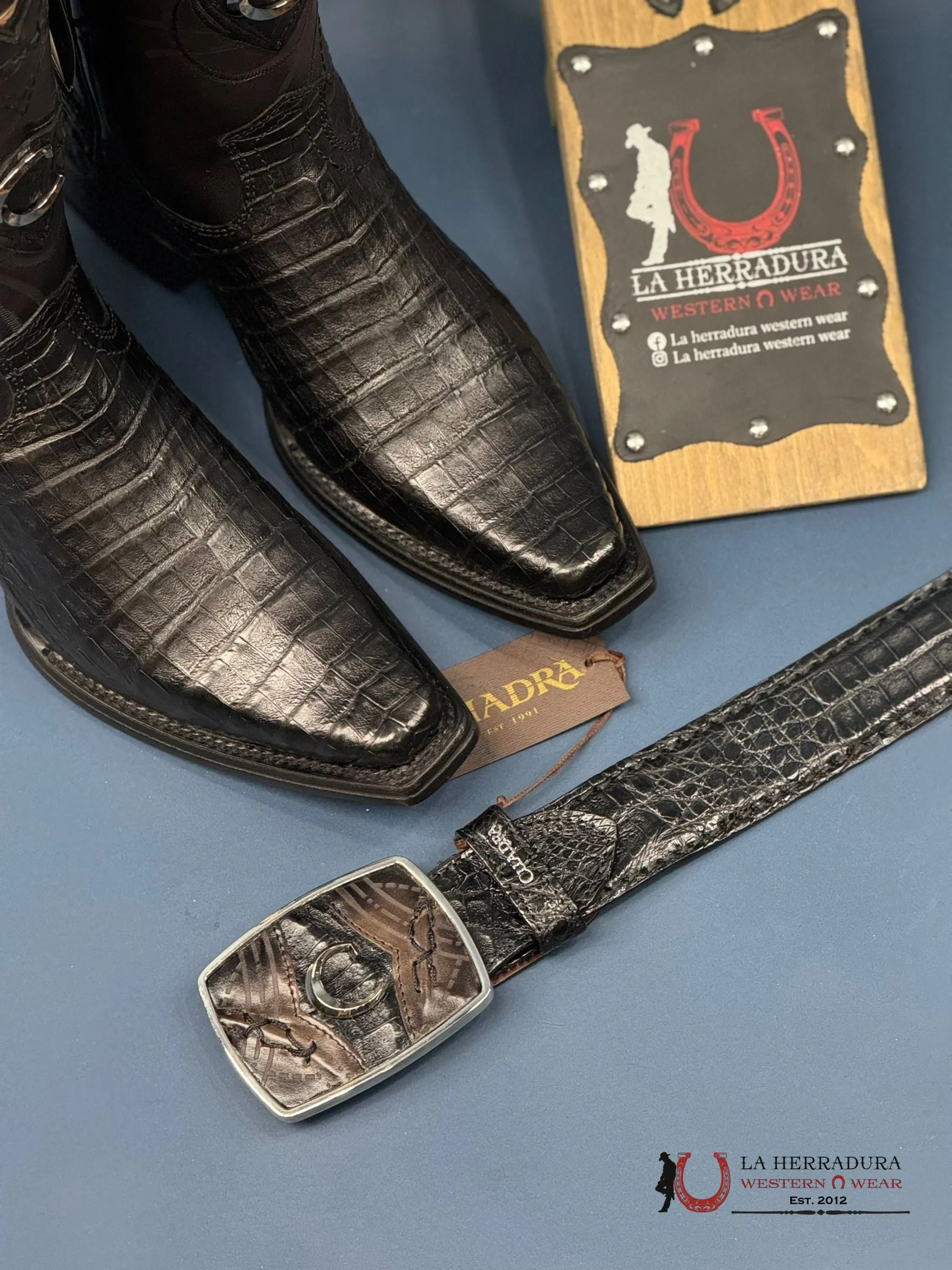 CUADRA BOOT FUSCUS CAIMAN BELLY PL NEGRO LASER & EMBROIDERY NARROW SQUARE TOE