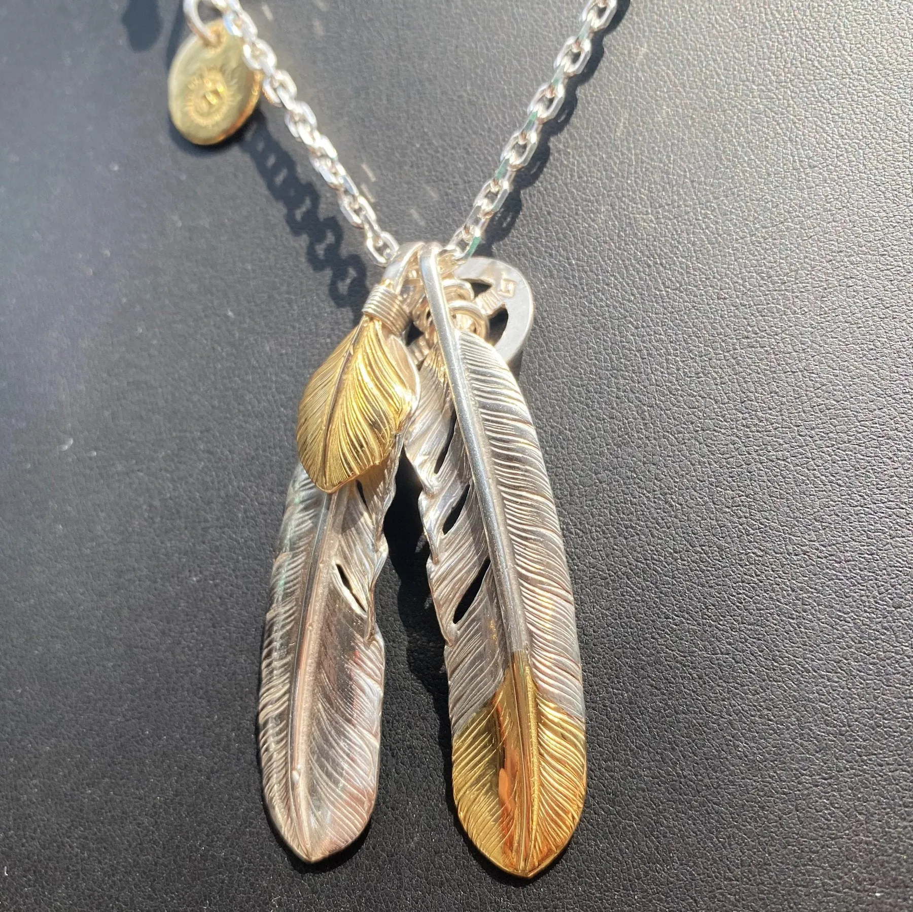 Goros Gold Tip Feather (Right) (Xl) & Gold Top Feather (Left) (Xl) Setup