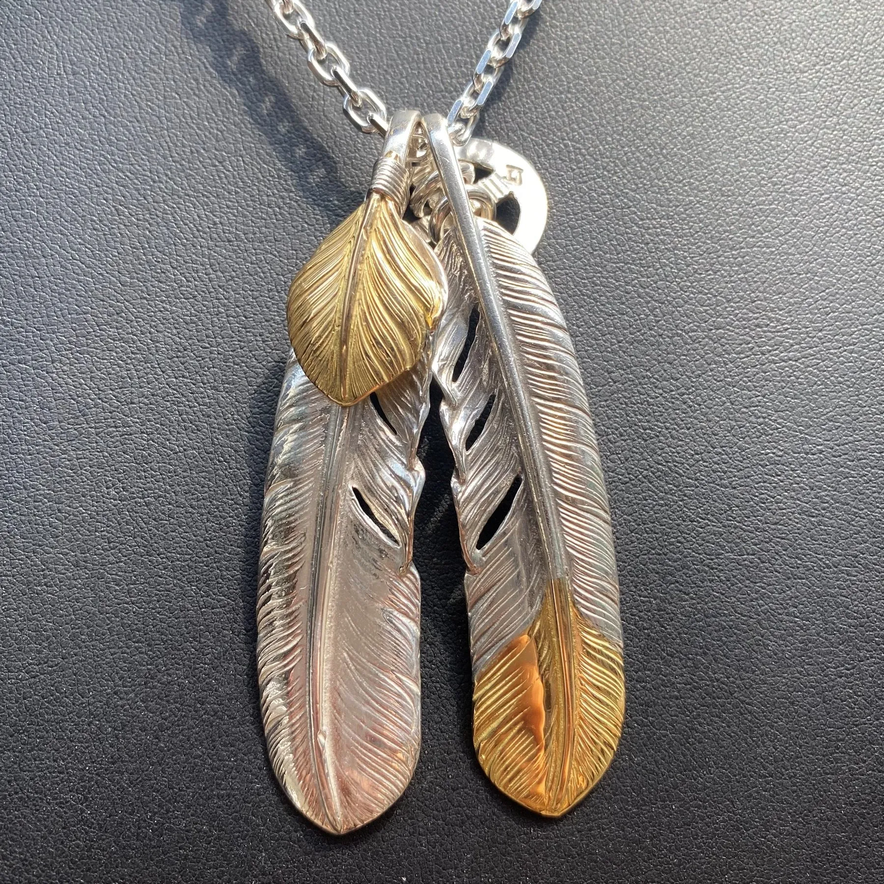 Goros Gold Tip Feather (Right) (Xl) & Gold Top Feather (Left) (Xl) Setup