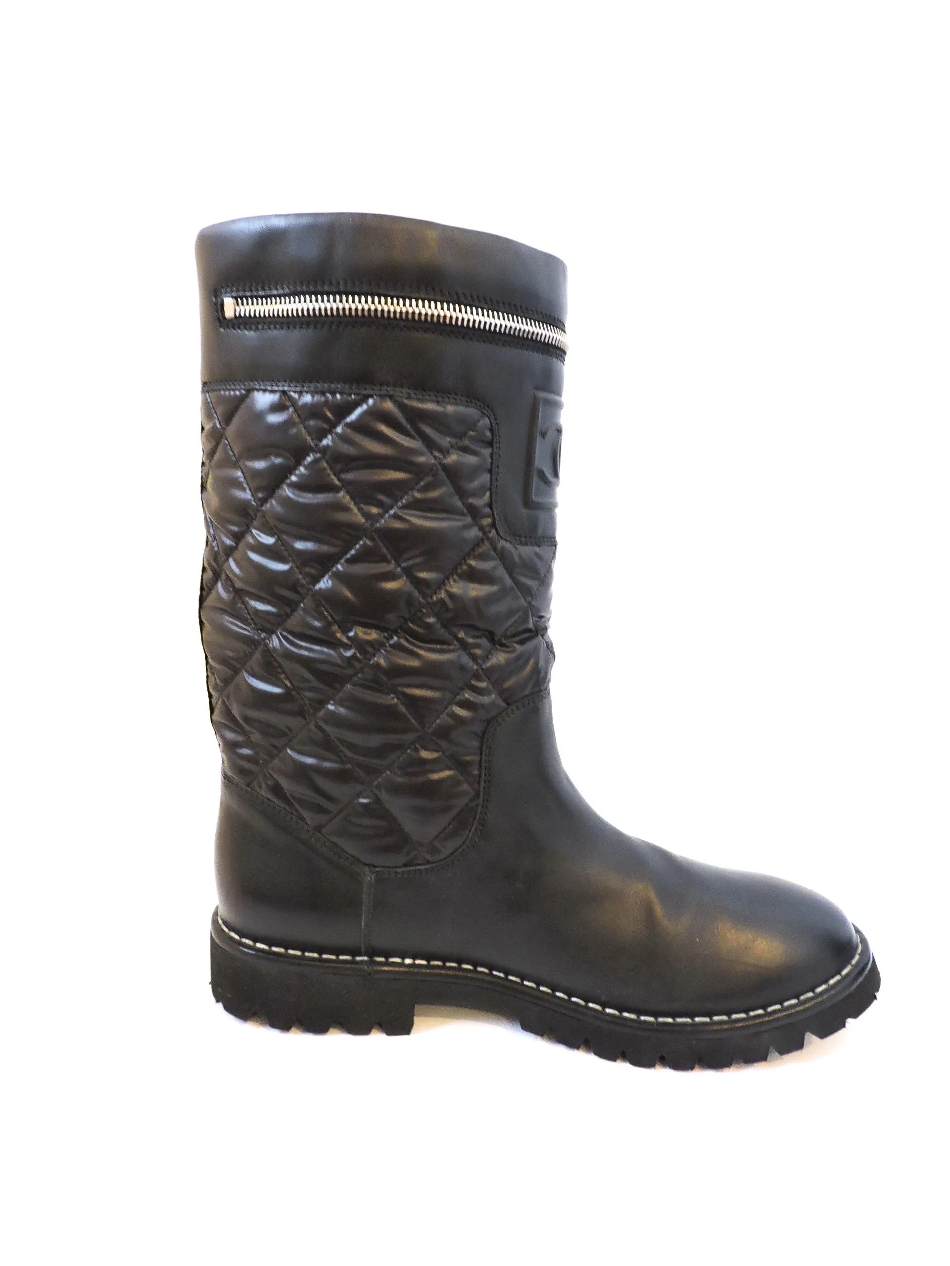 NEW Chanel Quilted Boot Size 41 It (11 Us)