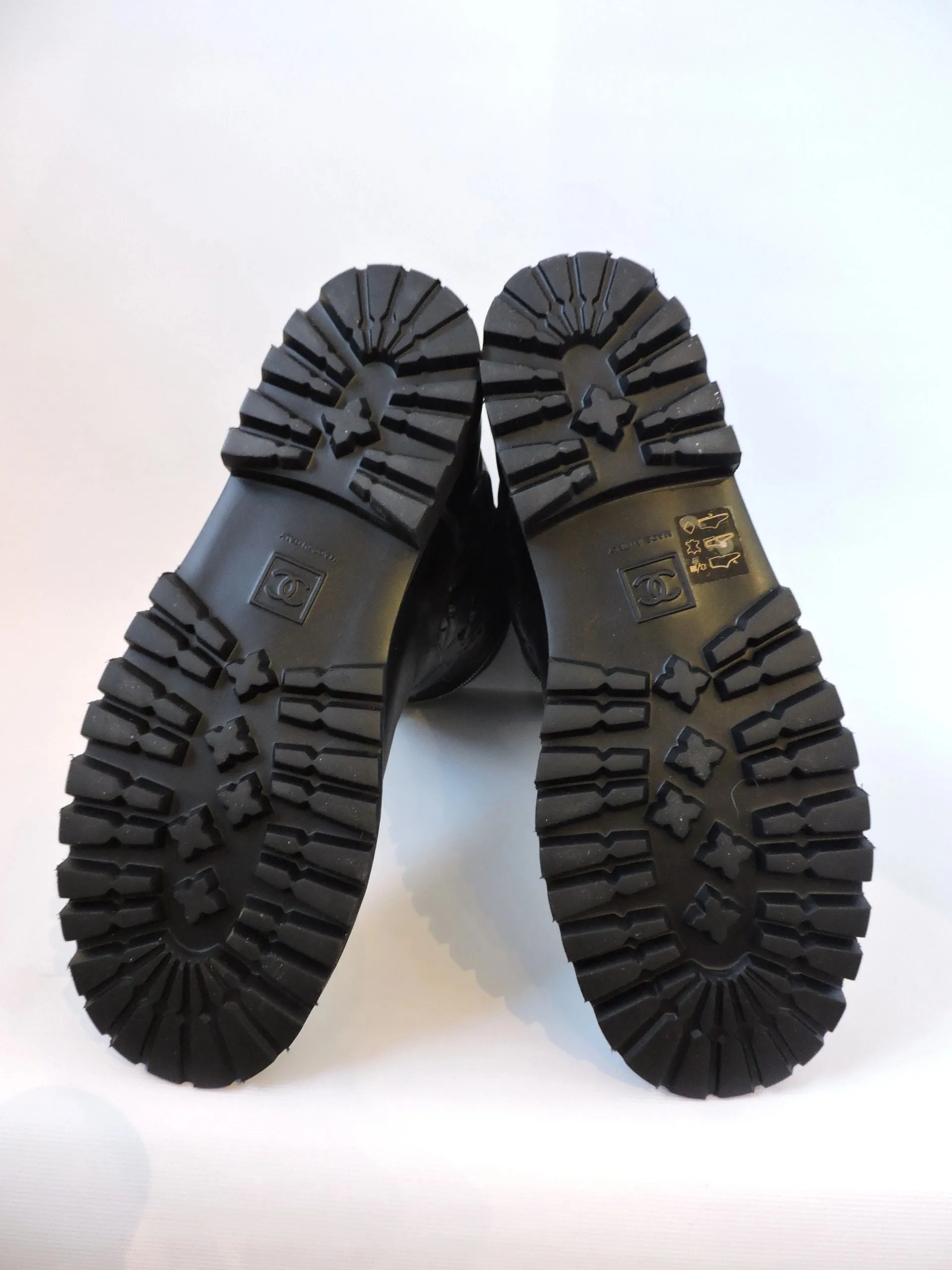 NEW Chanel Quilted Boot Size 41 It (11 Us)