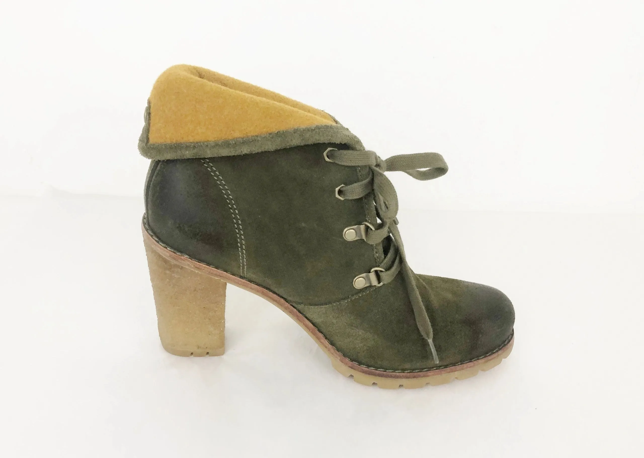 NEW Ugg Lace Up Bootie Size 9.5