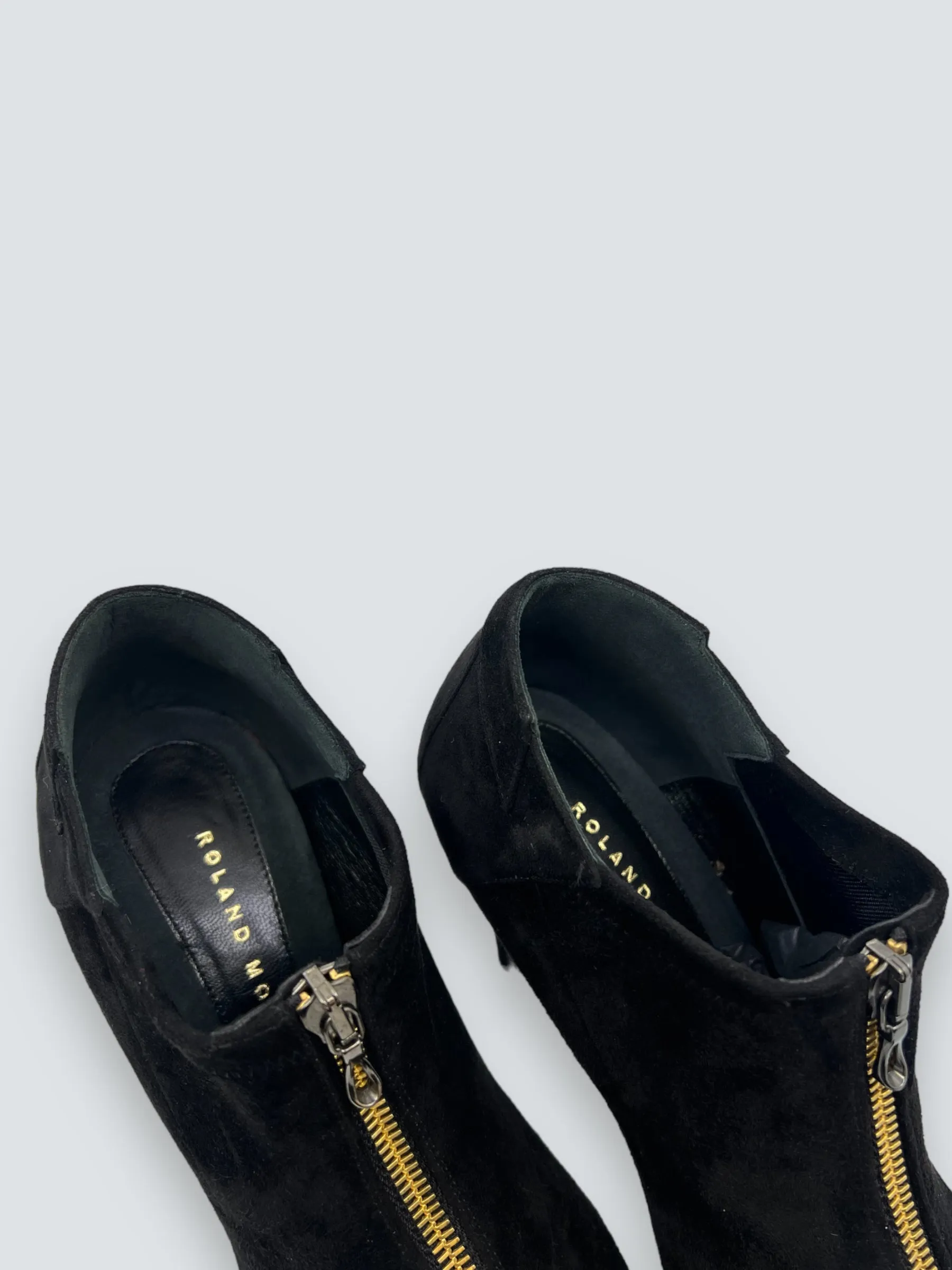 Roland Mouret Size 37.5 Black Suede Zip Up Boots