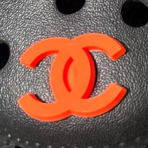 SHOE CHARMS - ORANGE DOUBLE C