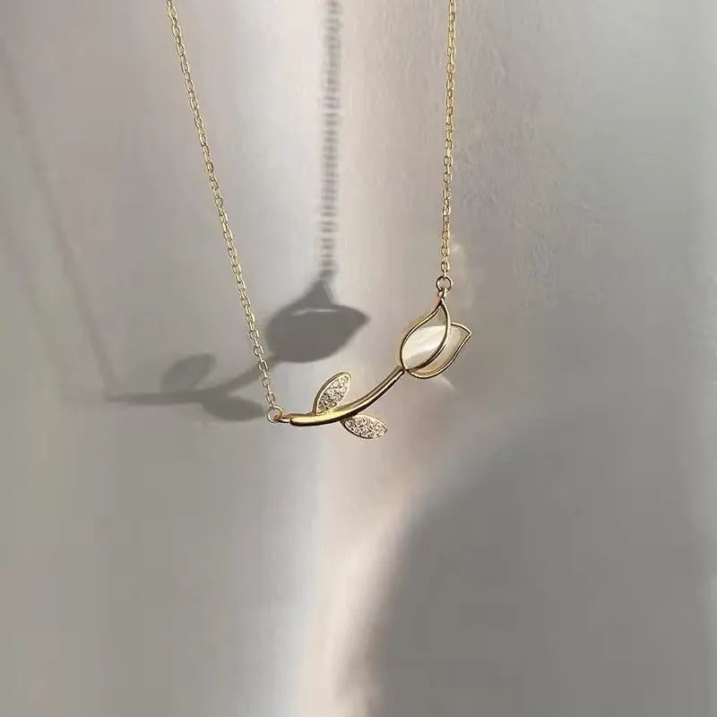 Vintage Minimal White Rose Tulip Crystal Necklace