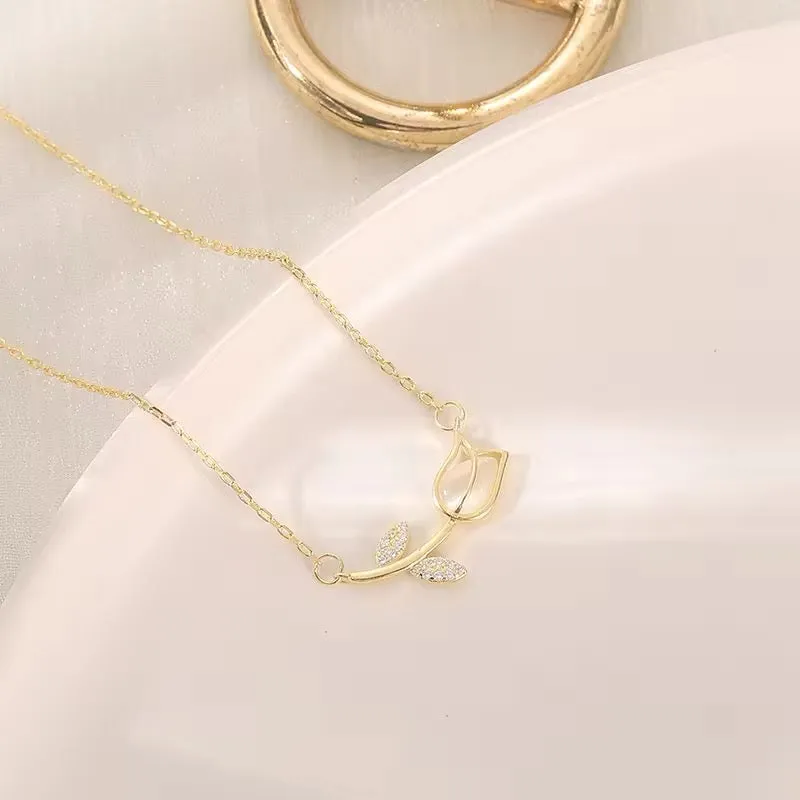 Vintage Minimal White Rose Tulip Crystal Necklace